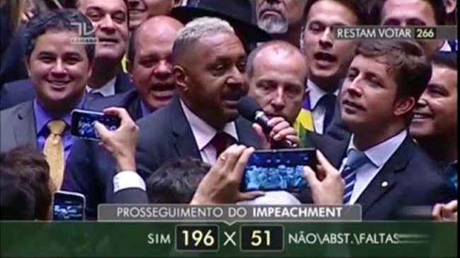 circos-e-palhacos-repudiam-tiririca-em-carta-aberta